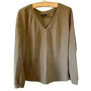 Women's True by Rue 21 shirt, size Large